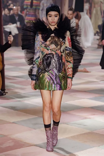 Look 30